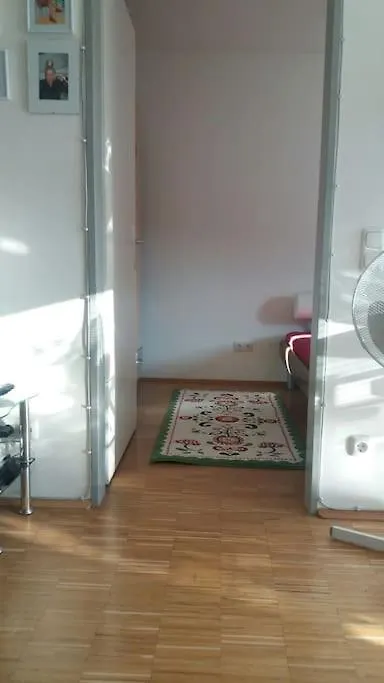 1 Apartment With 2Rooms In Muenchen